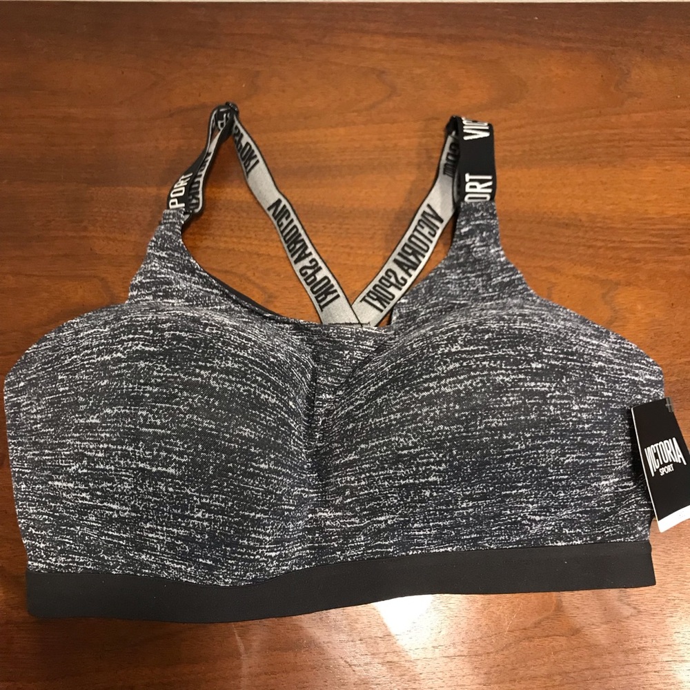 38DD Victoria’s Sports Bra Never Worn